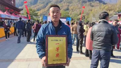 2025年，甘肃省陇南市康县天麻麻王评比及招商会在阳坝召开。三河坝镇斜坡村天麻种